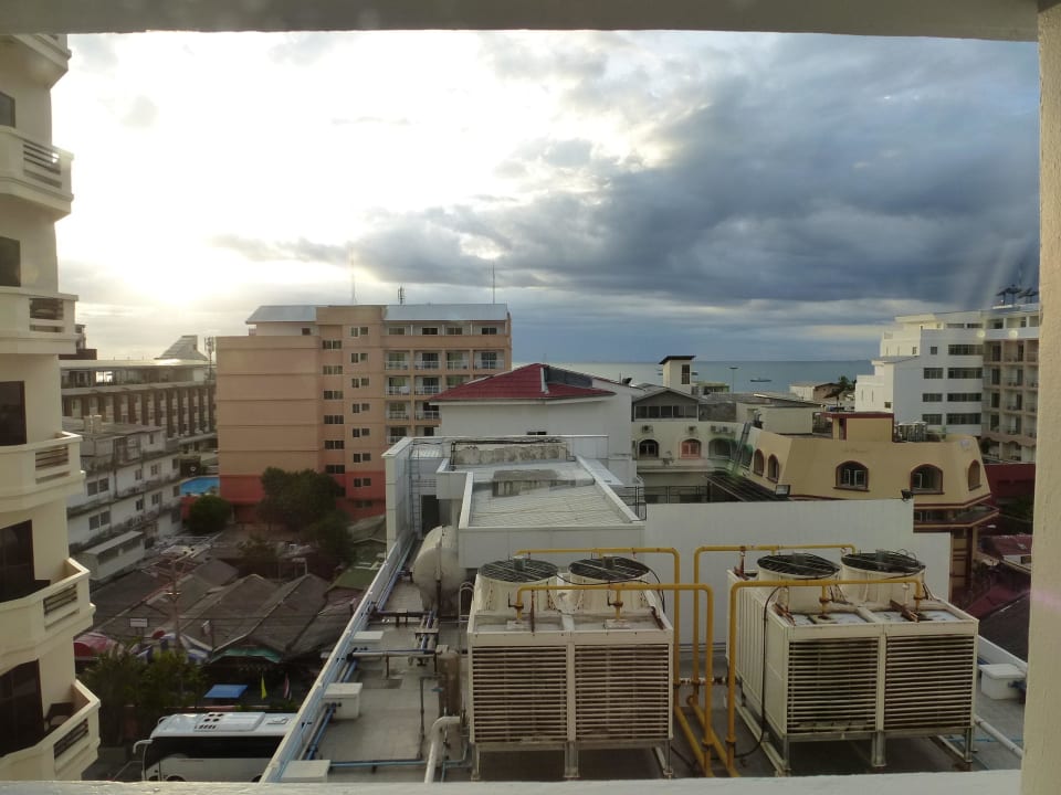 Room 725 Hotel Flipper House