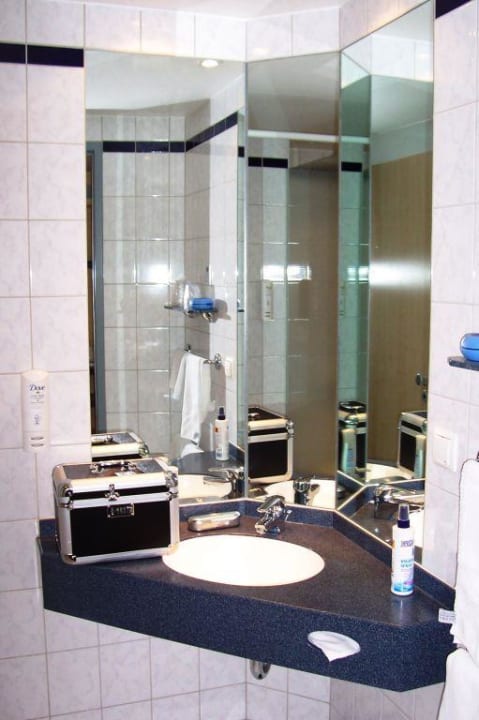 Bad Holiday Inn Express Berlin City Center