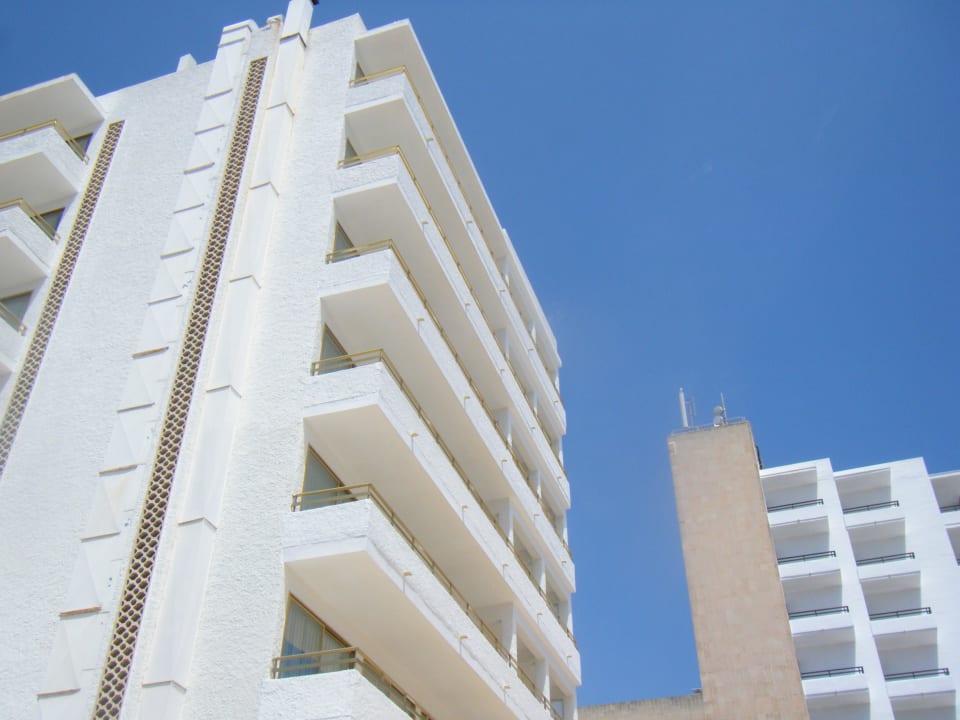 Hotel vom Pool aus gesehen Hotel Biniamar