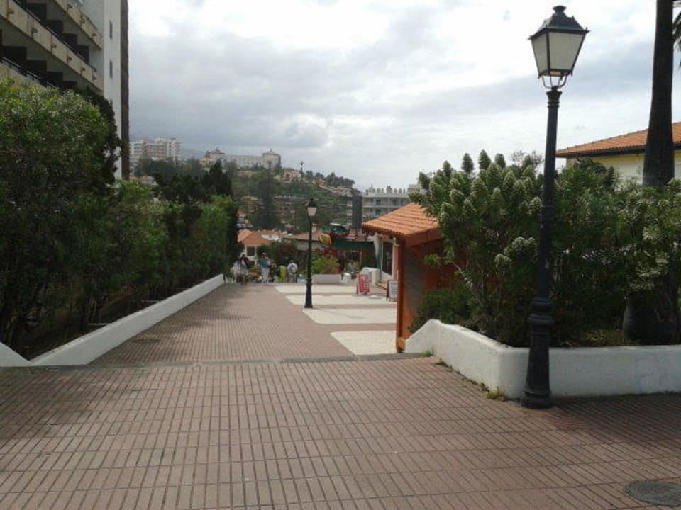 Weg in die Stadt BLUESEA Complejo Puerto Resort (Canarife y Bonanza Palace))