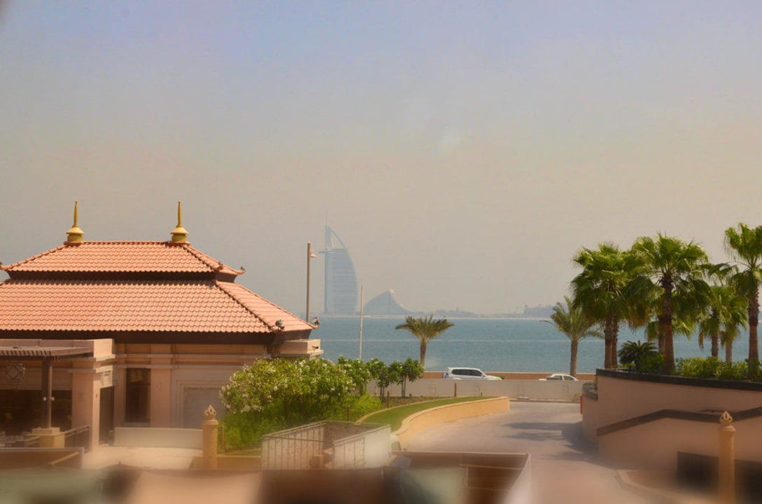 Вид из окна Anantara The Palm Dubai Resort