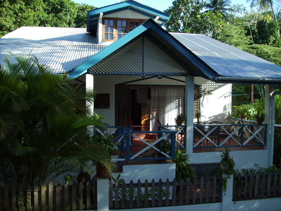 Main 3 bedroom house Jemas Guesthouse