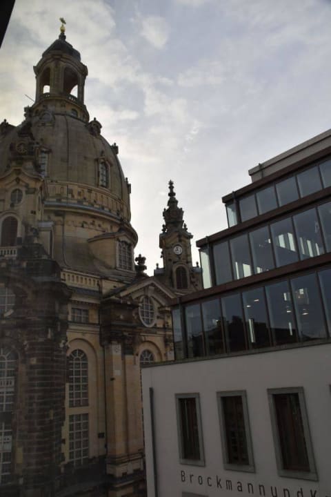 Blick zur Frauenkirche. 5.Etage Hilton Dresden
