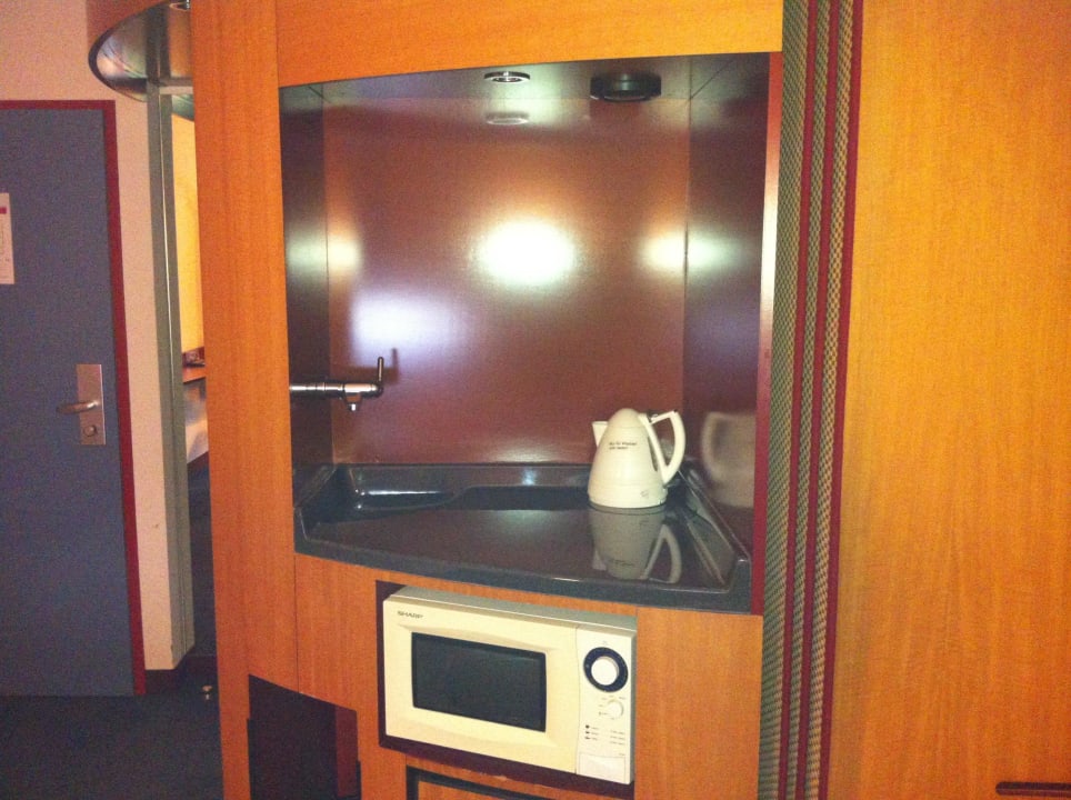 Mini-Küche Novotel Suites Wien City Donau