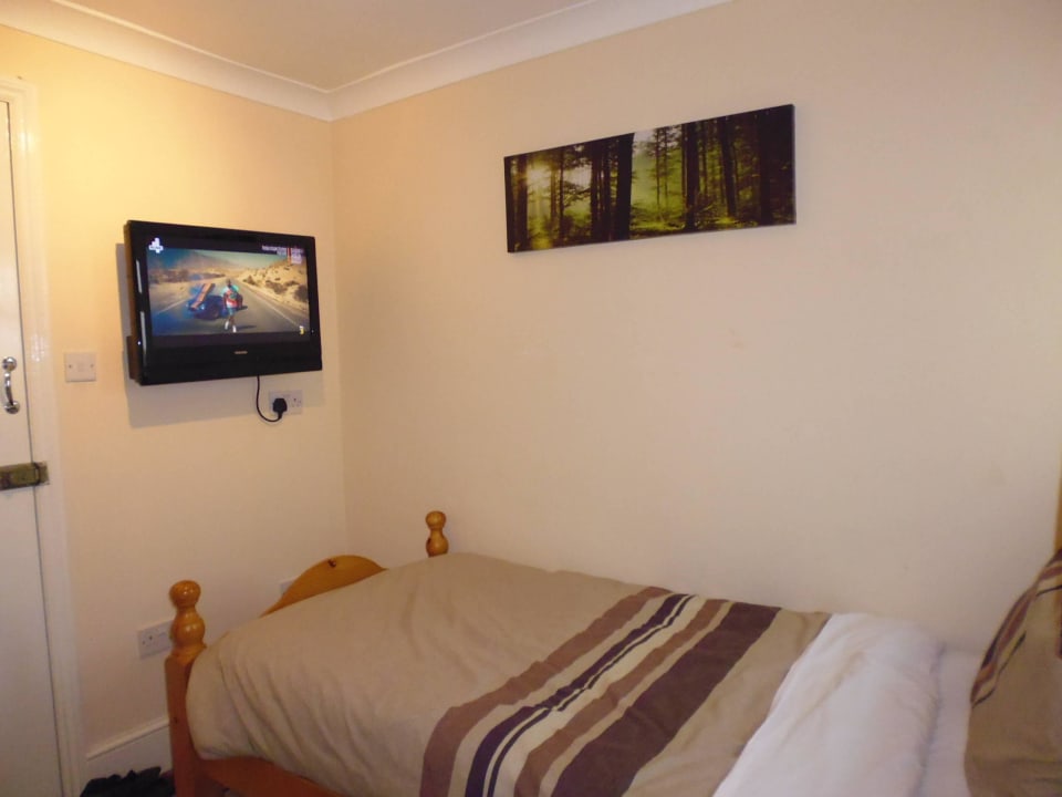 Inside of the hotel Cricklewood Lodge  Hotel