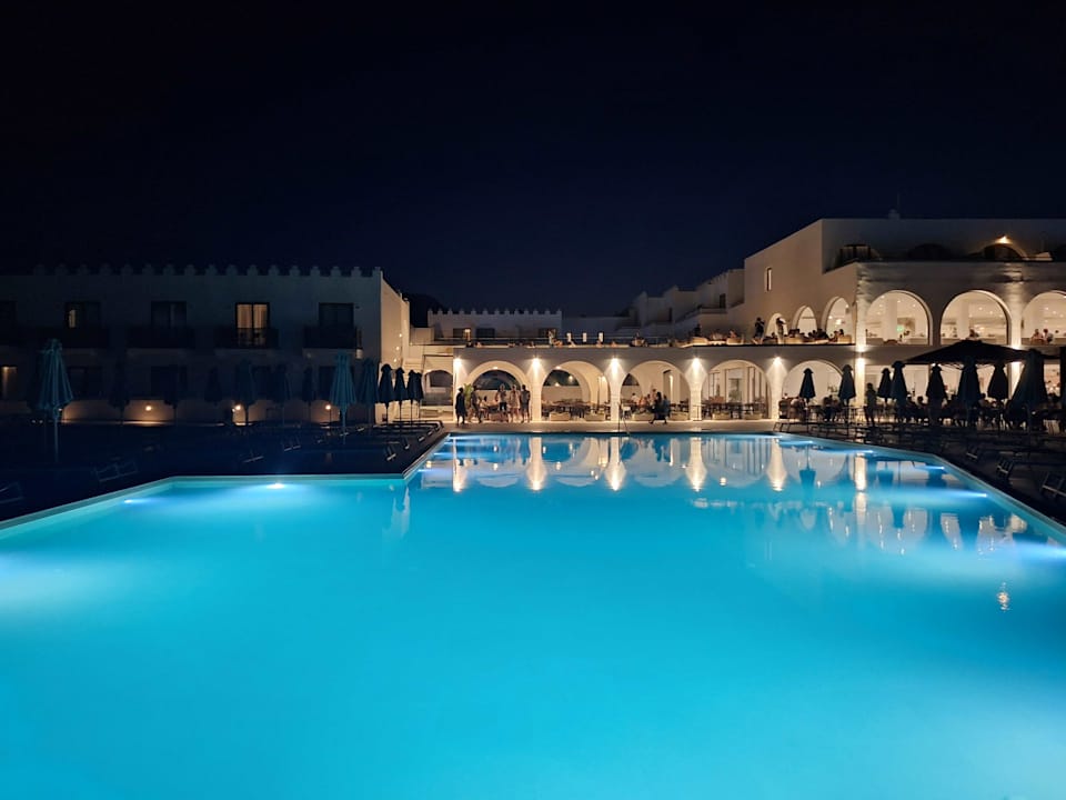 Pool Blue Sea Island