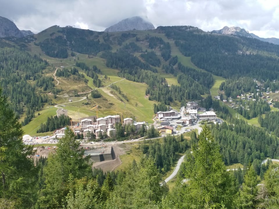 Außenansicht Almhotel Kärnten