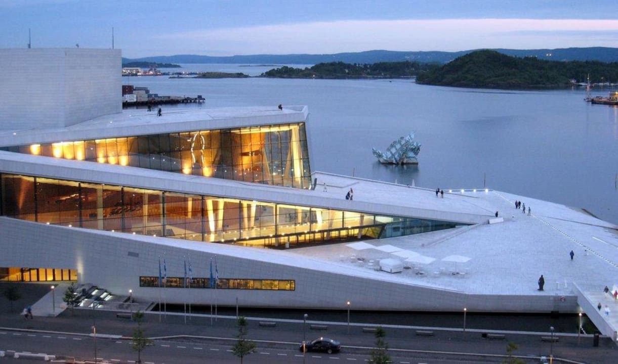 Sunset and opera Thon Hotel Opera