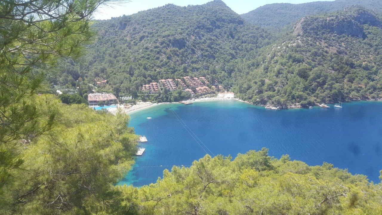 Strand Hillside Beach Club