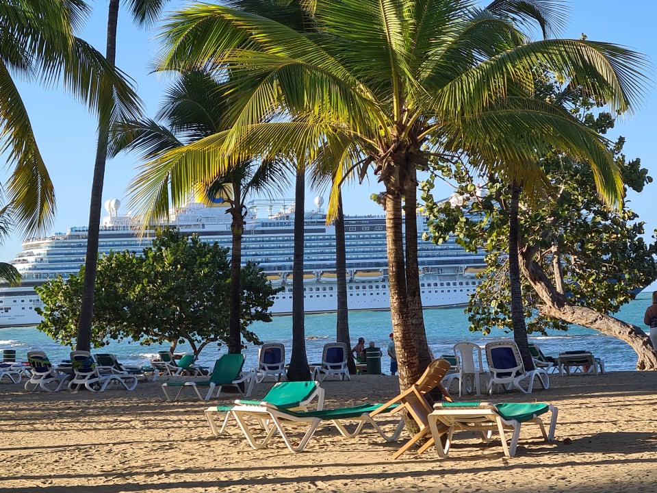 Strand Playabachata Hotel