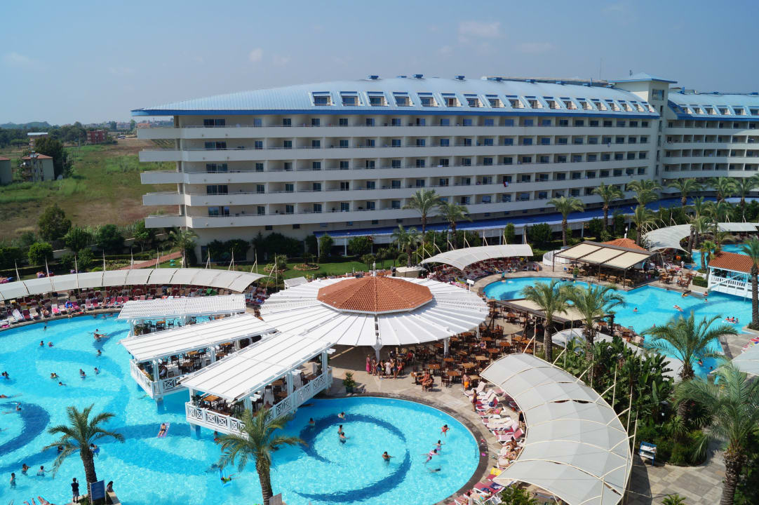 Pool mit Hauptbar/Poolbar Crystal Admiral