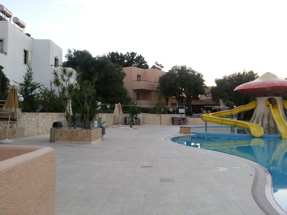 Basen Sirios Village Hotel & Bungalows