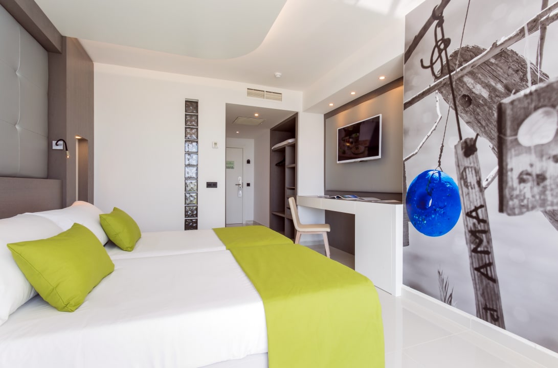 Zimmer The Ibiza Twiins
