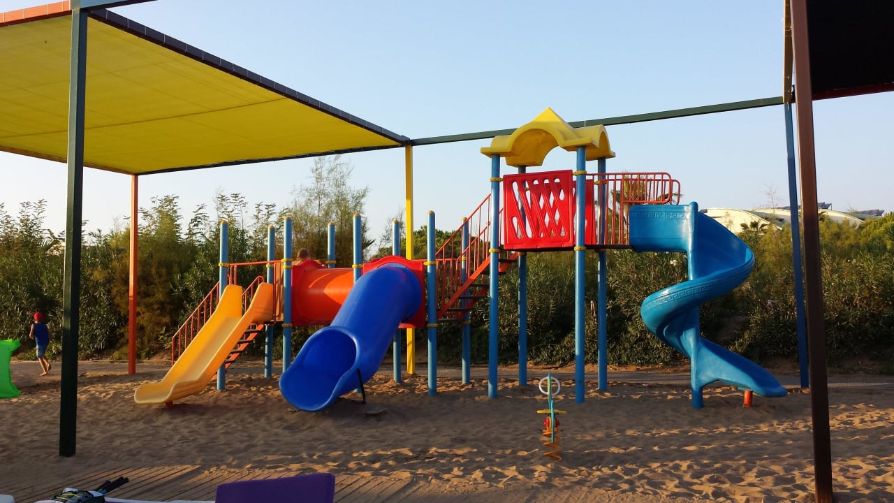 Spielplatz am Strand  VONRESORT Golden Beach