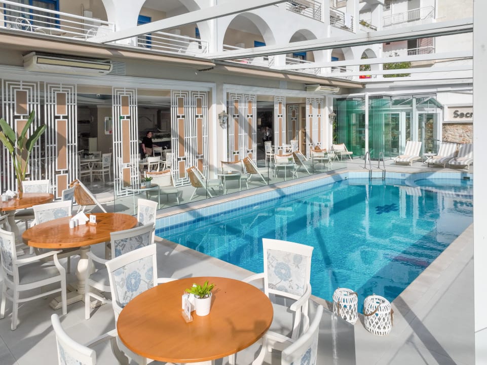 Pool Secret Paradise Hotel and Spa