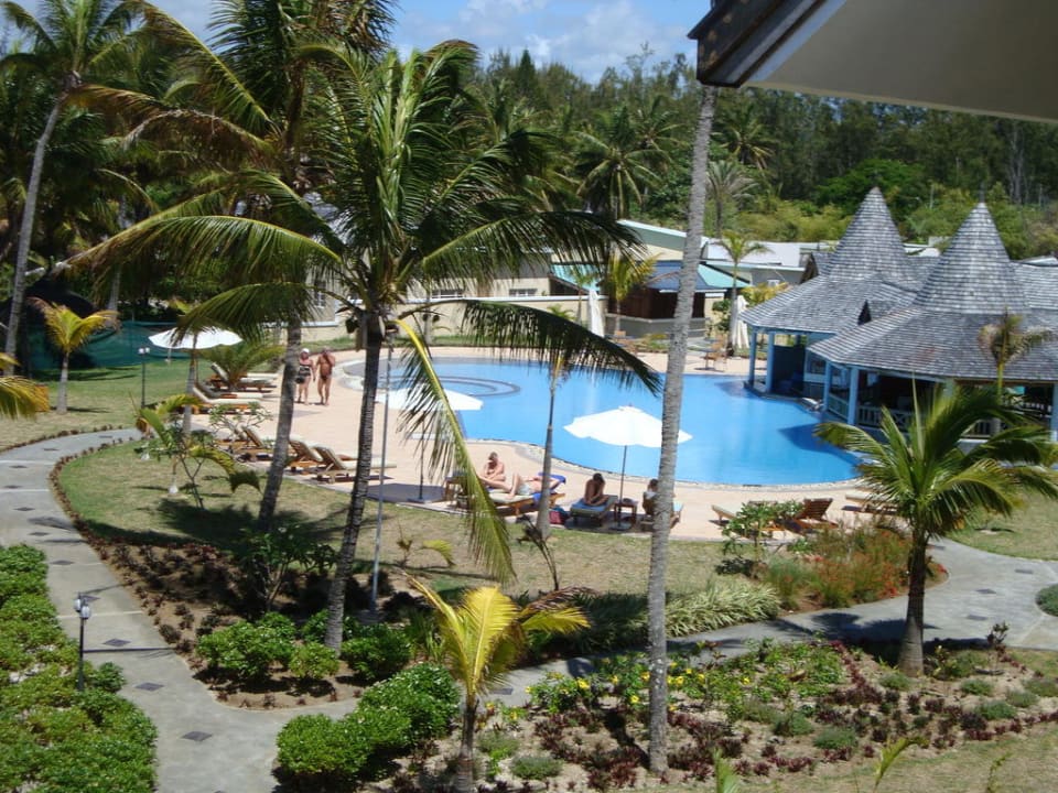 Der Pool mit Bar Jalsa Beach Hotel & Spa