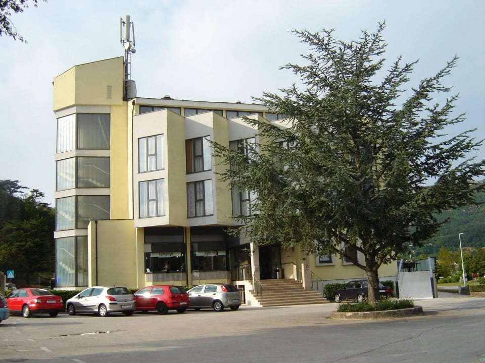 Budynek Hotel Fontana