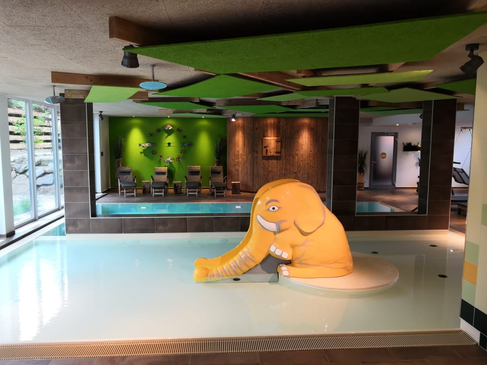 Pool Leiners Familienhotel