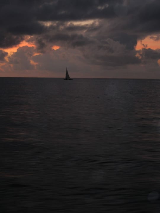 Kurz vor Sonnenaufgang Hotel Southern Palms Beach Resort