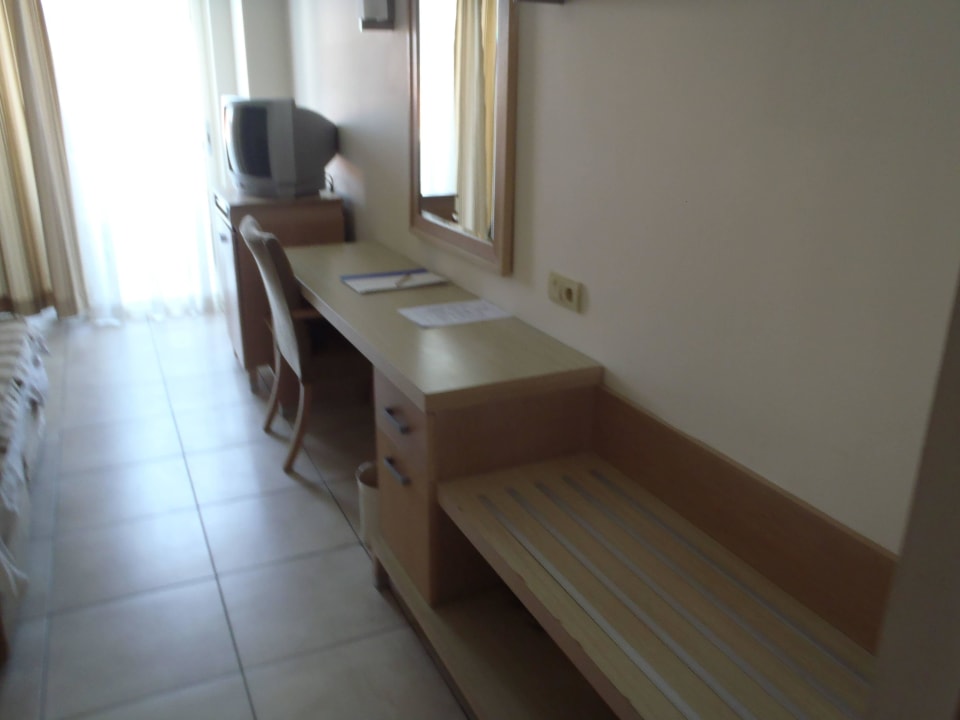 SCHRIEIBTISCHABLAGE Hotel Süral Resort