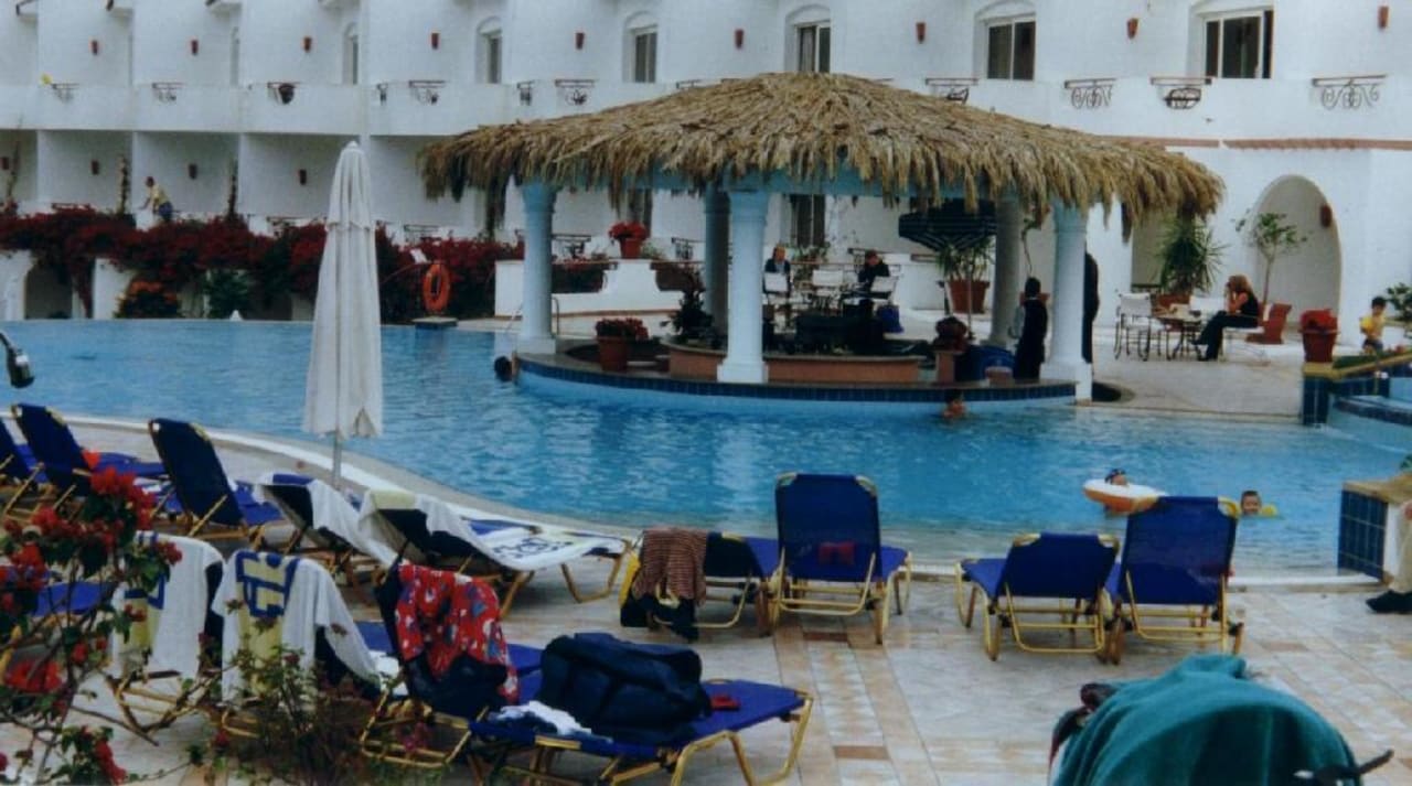 oberer Pool mit Poolbar Iberotel Palace