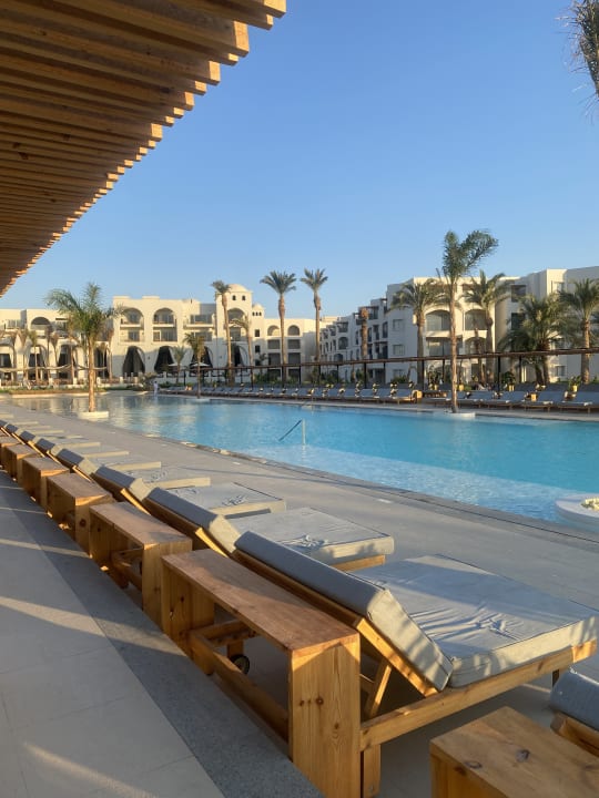 Pool Serry Beach Resort