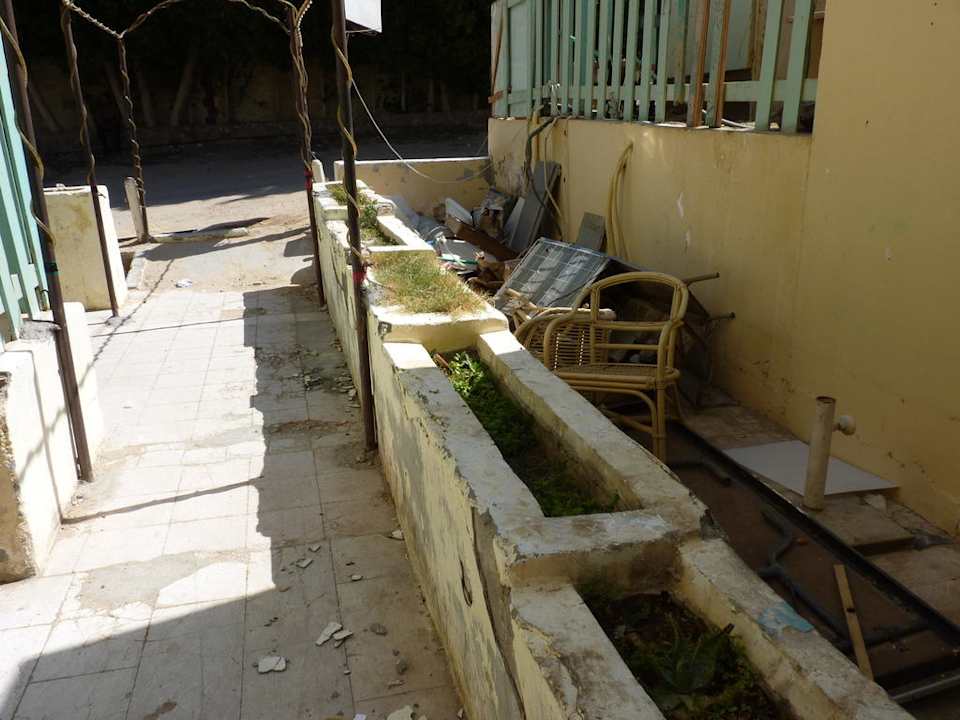 Nebeneingang Jewels La Perla Hotel