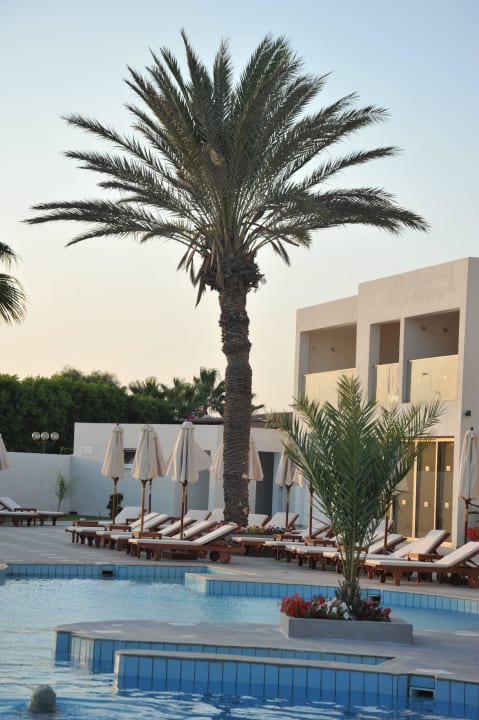 Deluxe Wing Pool Adams Beach Hotel Deluxe Wing
