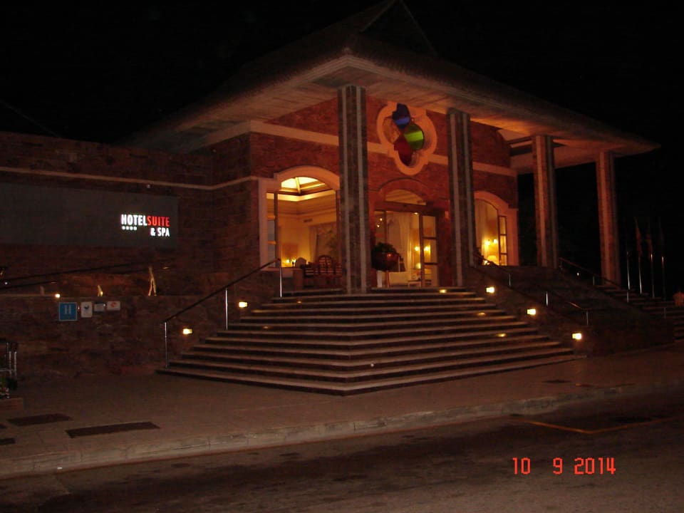 Haupteingang zum Hauptgebäude/ Rezeption VIVA Cala Mesquida Suites & Spa 16+