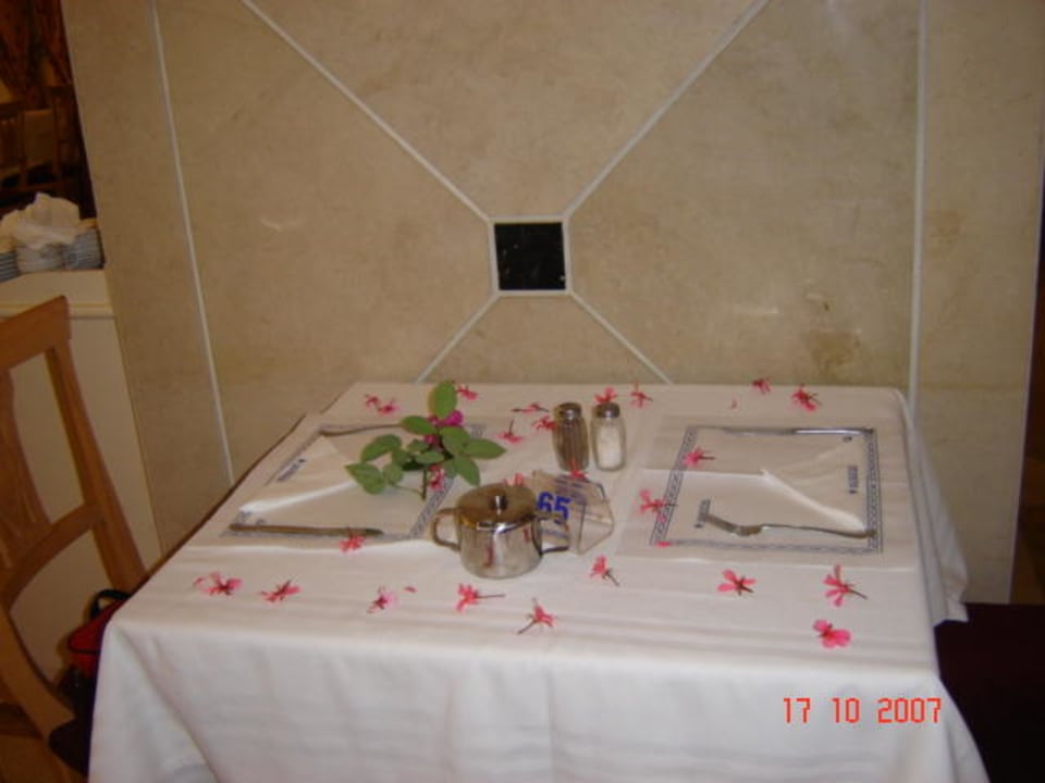 Unser Frühstückstisch Iberostar Waves Averroes