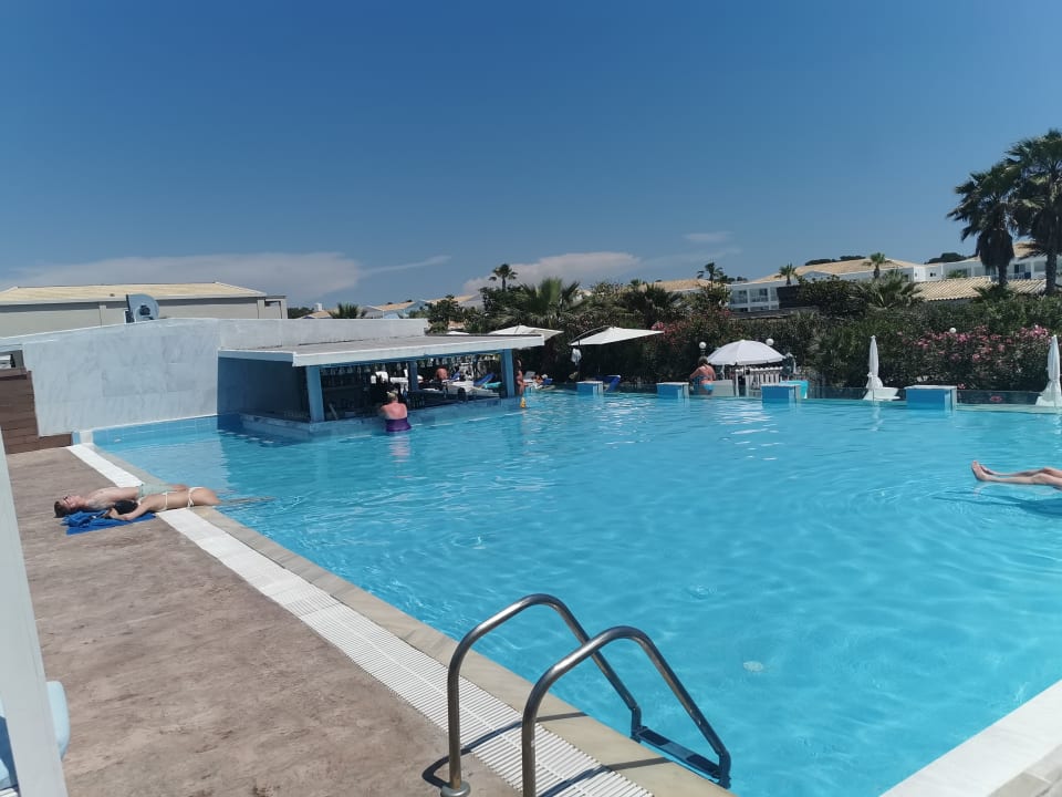 Pool Sandy Villas Resort