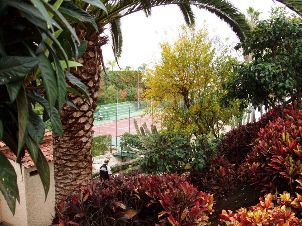 Blick auf den Tennisplatz BLUESEA Costa Jardin Spa