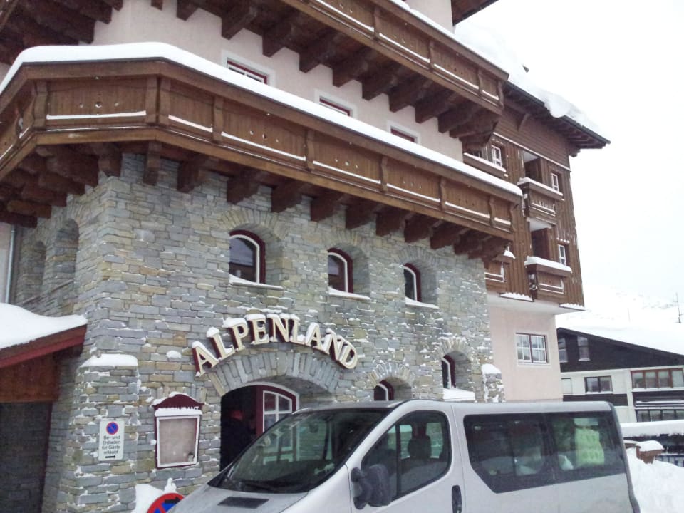 Eingang Hotel Alpenland Hotel Alpenland