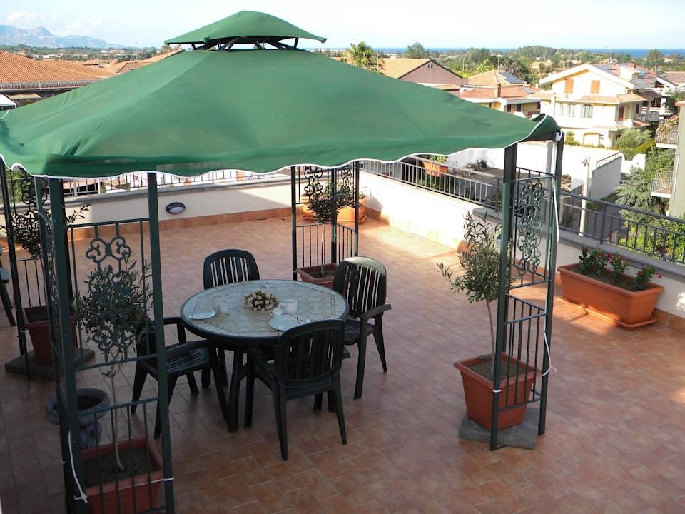 La Terrazza zona relax Apartments Le Case di Seba