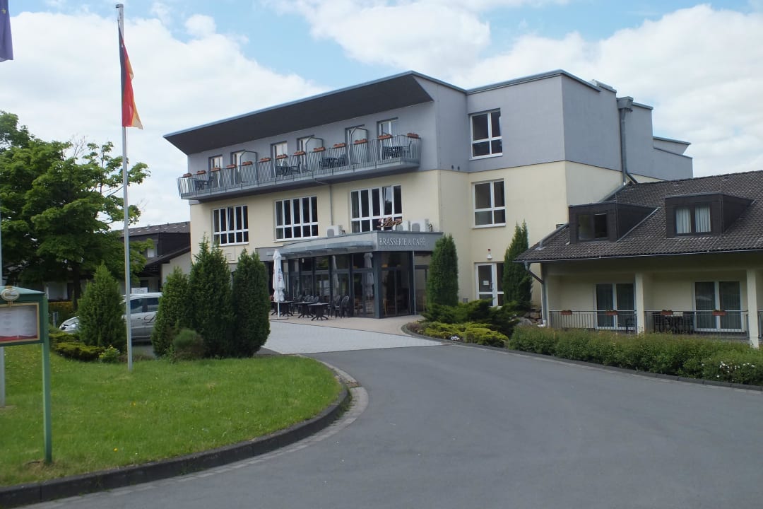 Das Hotel Eingang  Hotel Löwenstein