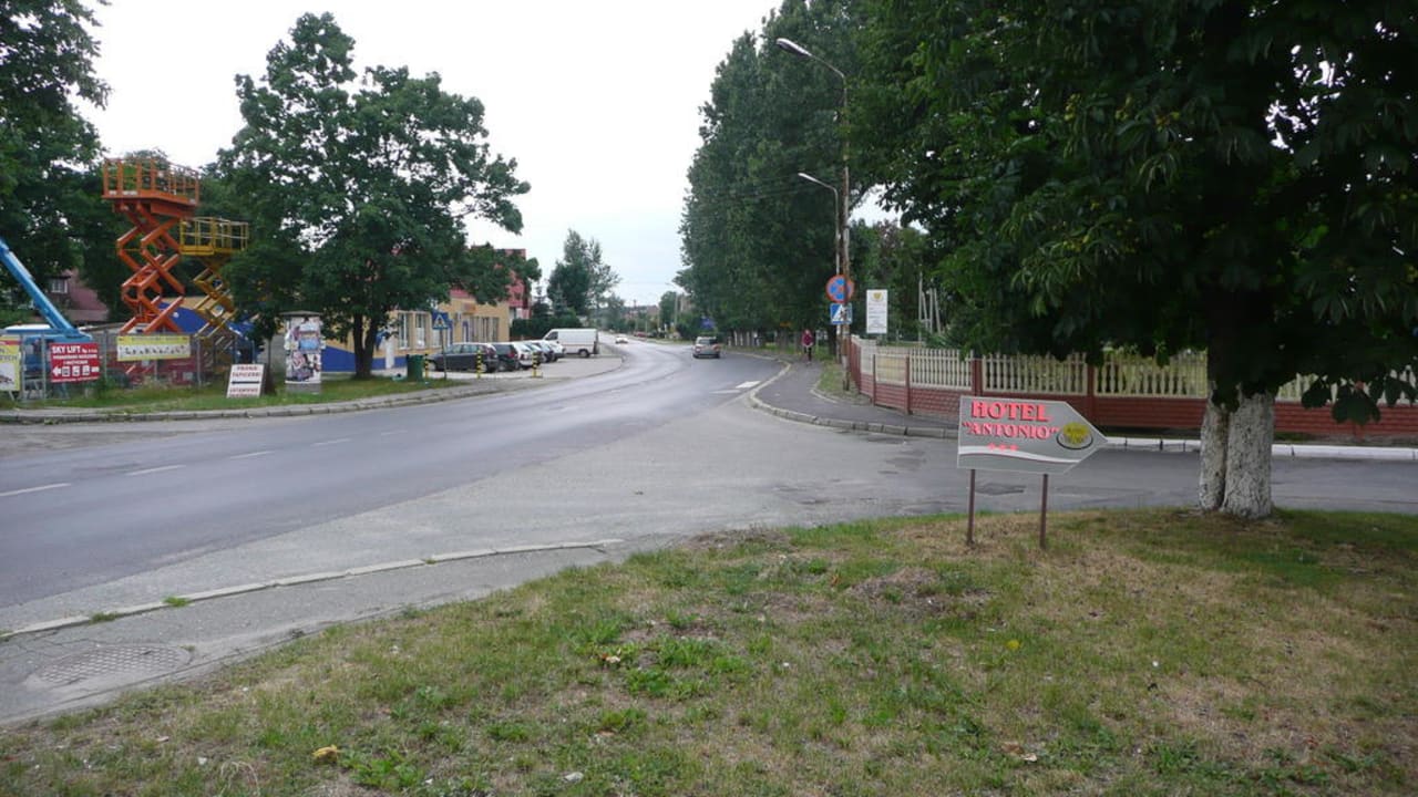 Strasse vor dem Hotel Hotel Antonio