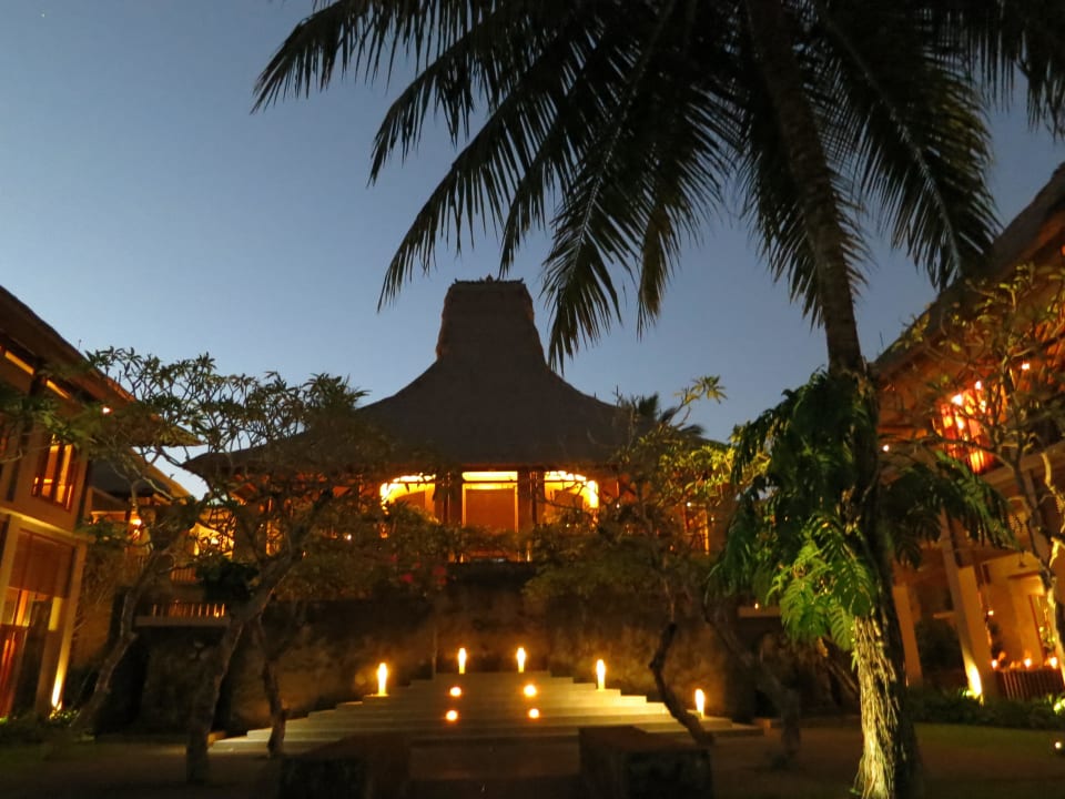 Lobby vom Gaten aus Maya Ubud Resort & Spa Bali