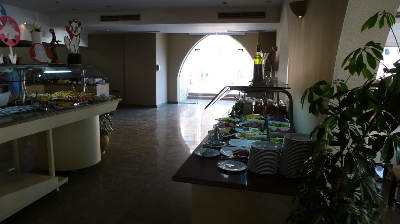 Büffet Three Corners Equinox Beach Resort