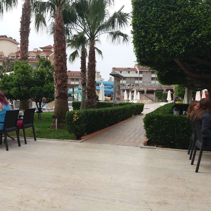 Garten Grand Seker Hotel