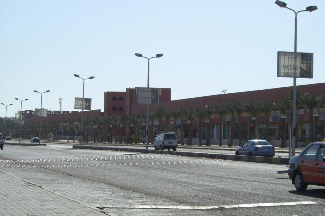 Shopping-Mall gegenüber Hotel Pickalbatros Dana Beach Resort - Hurghada