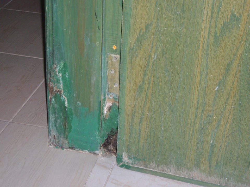 Alterserscheinung an Türen Giftun Azur Resort