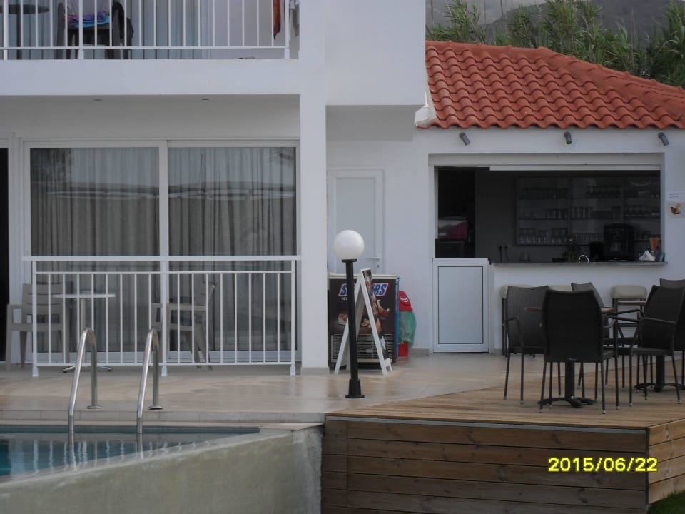 Bar am Strand HARPIN Happy Days Beach Hotel