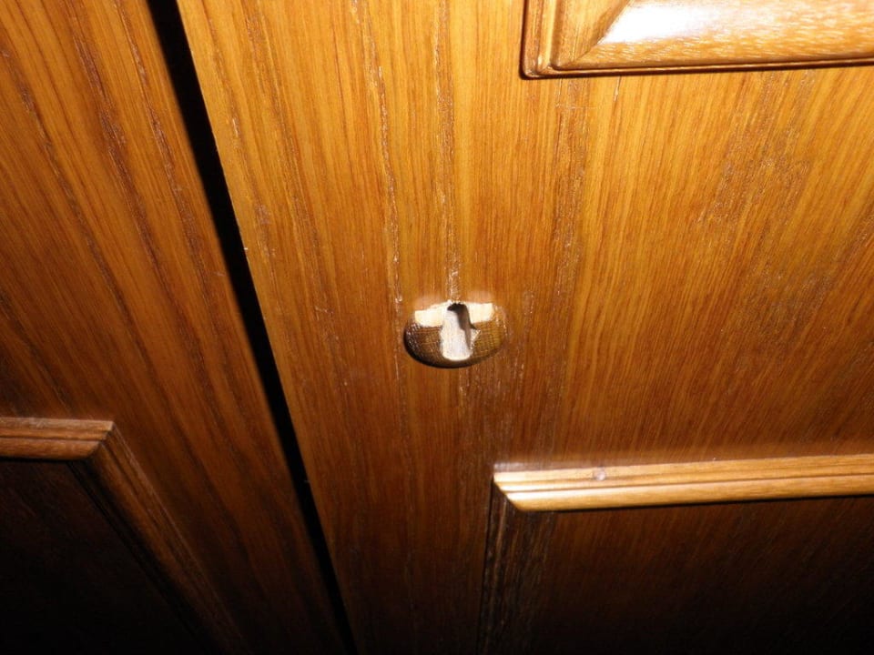 4-Sterne-Schrank ohne Griff, Schlüssel, Hotel Pöllmann