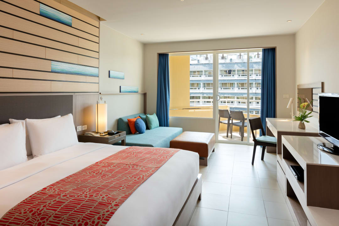 Pool Holiday Inn Resort Phuket