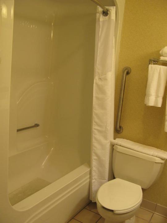 Naßzelle Hotel Holiday Inn Express Hotel & Suites Waynesboro-Route 340