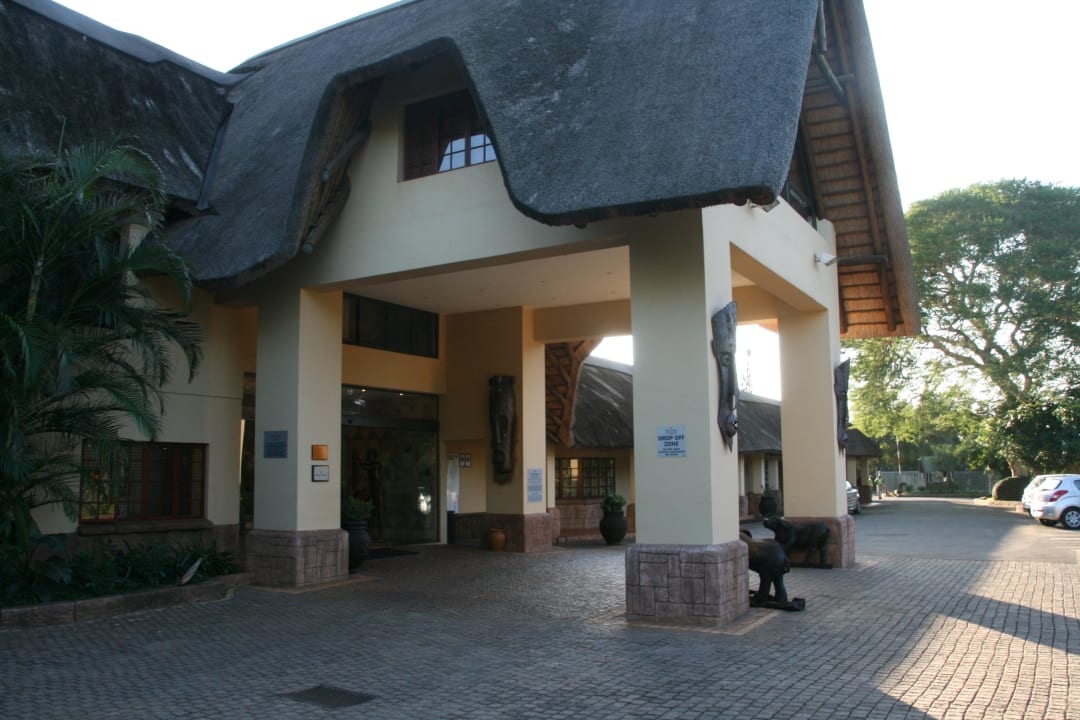 protea hotel hluhluwe & safaris