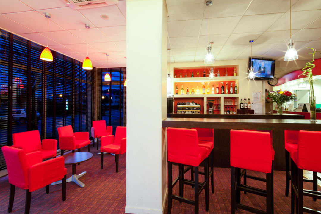 Bar Hotel Kyriad Montlucon