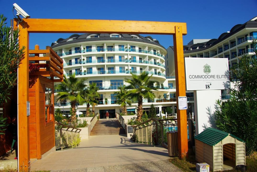 Ende November 2012 Commodore Elite Suites & Spa - Adults only