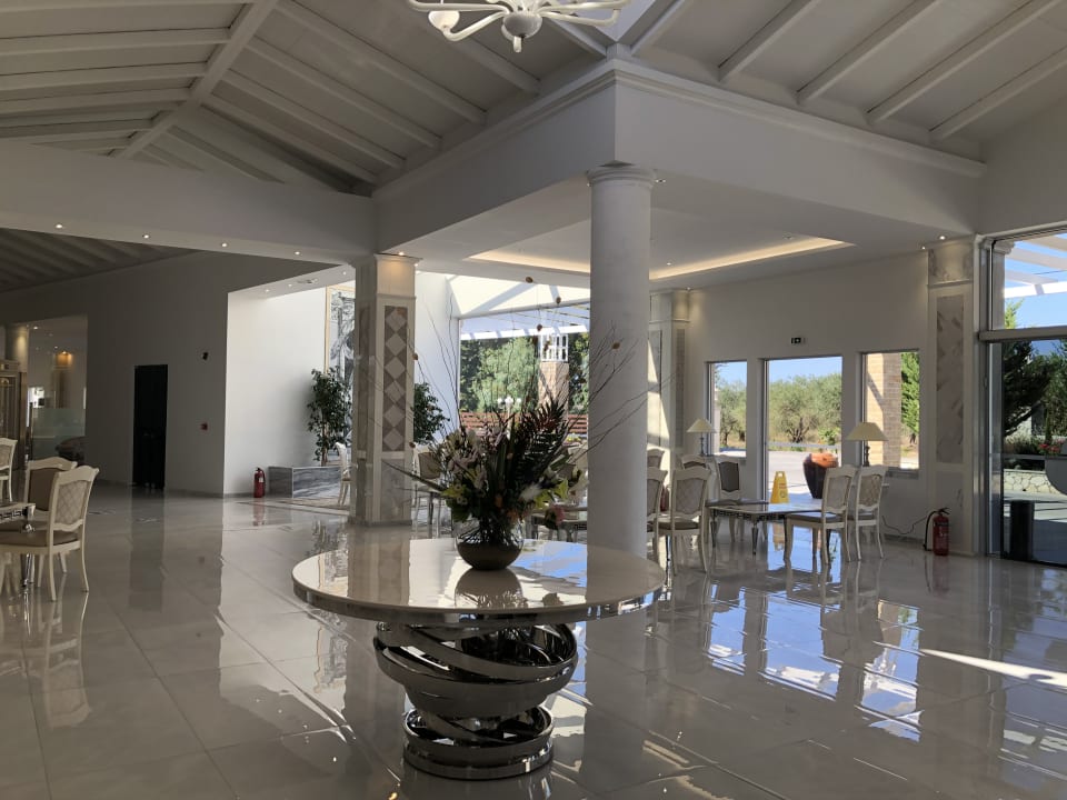 Lobby Sandy Villas Resort