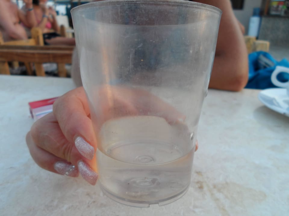 Trinkbecher Rohanou Beach Resort